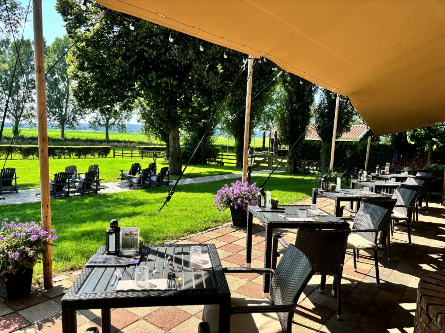 Terras bij carpe diem